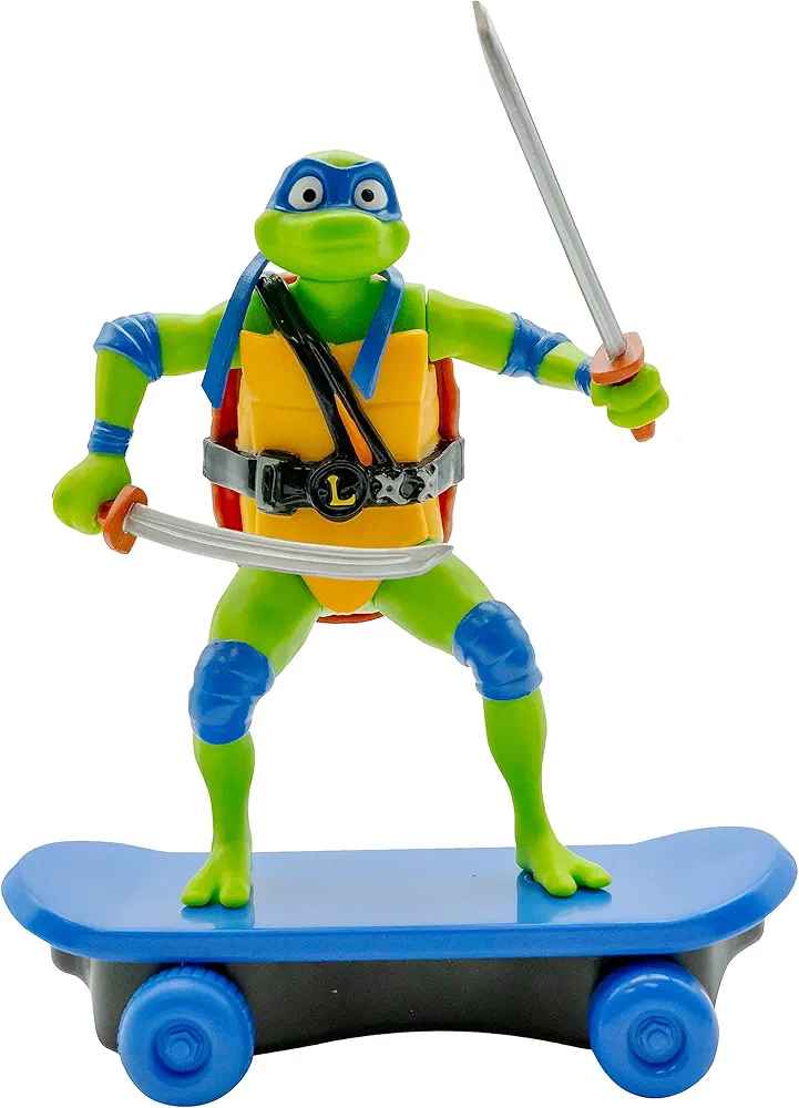 Teenage Mutant Ninja Turtles 5" Sewer Shredders Leonardo Movie Edition, Ages 3+, Pretend Play Toy Figure Playsets, Shred and Battle with TMNT Skate Toy!