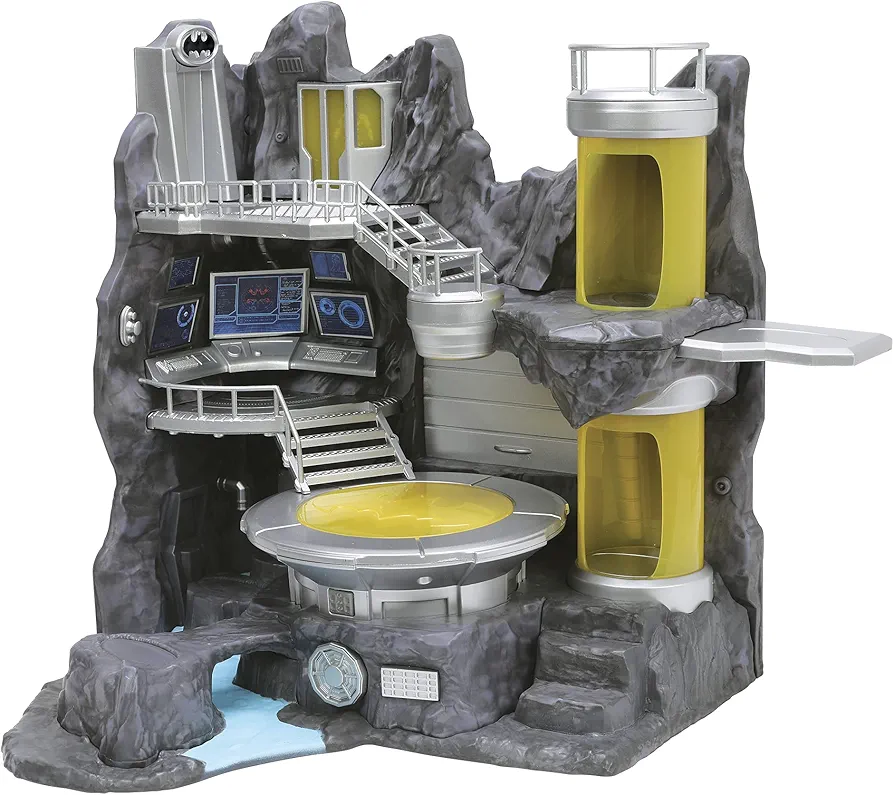 Jada - Batcave with 6 Metal Nanofigures and 1 Medium Figure, Platform with Light, Sliding Doors, Suitable for Ages 5